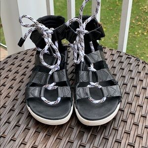 Sorel open toe lace up sandals